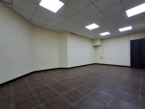 комерційна за адресою Західна вул., 12