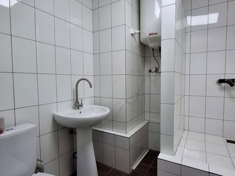 комерційна за адресою Західна вул., 12