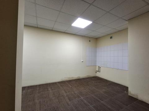 комерційна за адресою Західна вул., 12