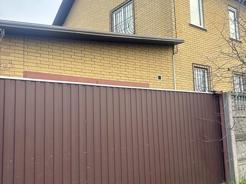 будинок за адресою Центральна 3, 39