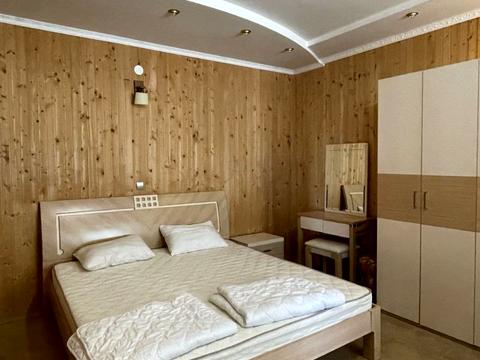 коммерческая по адресу івана франка, 1