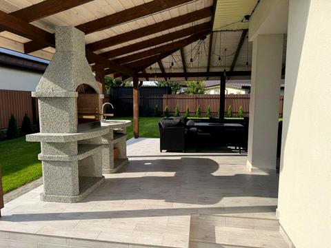 будинок за адресою успішна, 4