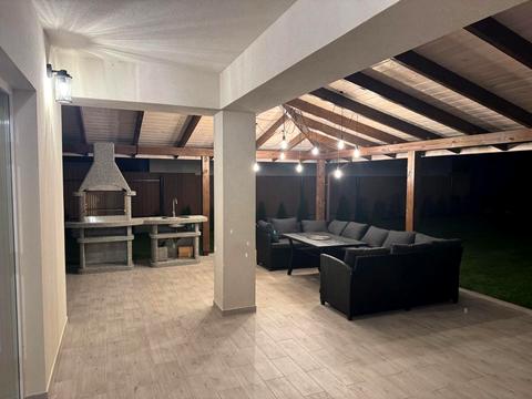 будинок за адресою успішна, 4