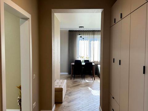 будинок за адресою успішна, 4