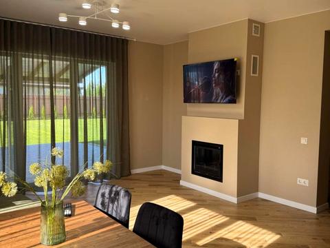 будинок за адресою успішна, 4