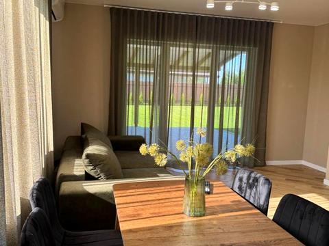 будинок за адресою успішна, 4