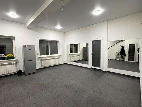 комерційна за адресою Січових Стрільців вул. (Артема), 63