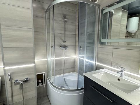 комерційна за адресою Київ, Саксаганського вул., 88