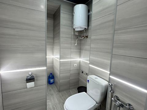 комерційна за адресою Київ, Саксаганського вул., 88