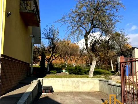 будинок за адресою Джерельна