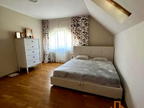 будинок за адресою Джерельна