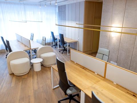 комерційна за адресою Буслівська вул., 12