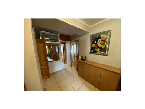 квартира за адресою Тарасівська вул., 20