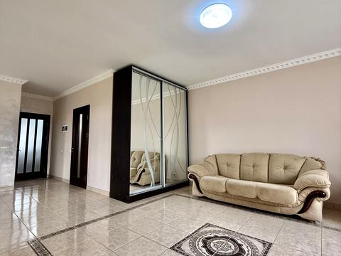 будинок за адресою Головна