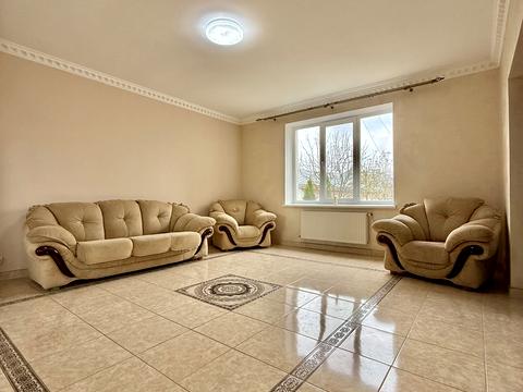 будинок за адресою Головна