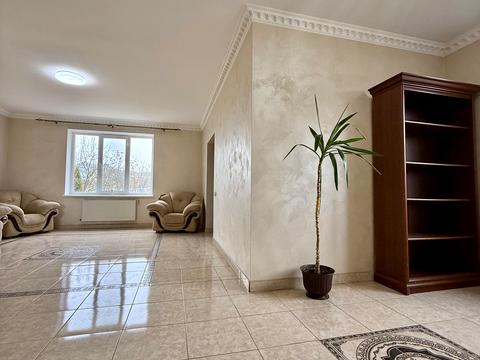 будинок за адресою Головна