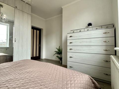 будинок за адресою Головна