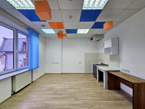 комерційна за адресою Богдана Хмельницького вул., 55