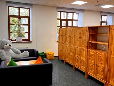 комерційна за адресою Верхній Вал вул., 10