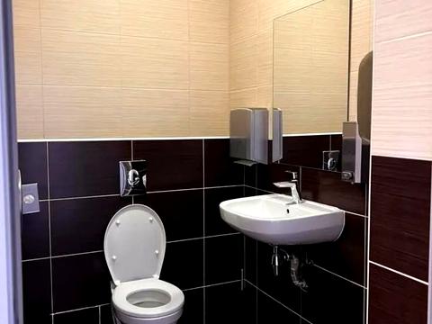 комерційна за адресою Верхній Вал вул., 10