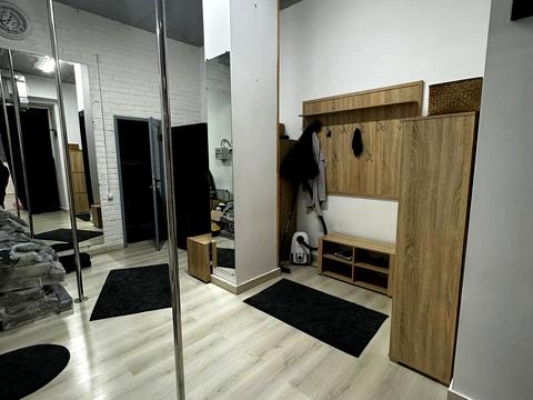 коммерческая по адресу Ивана Франко ул., 1