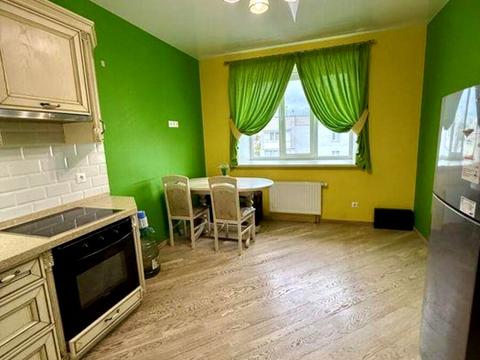 квартира по адресу Александра Попова ул., 3