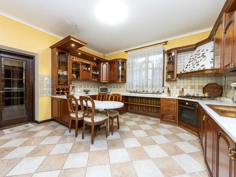 будинок за адресою Залужна вул.