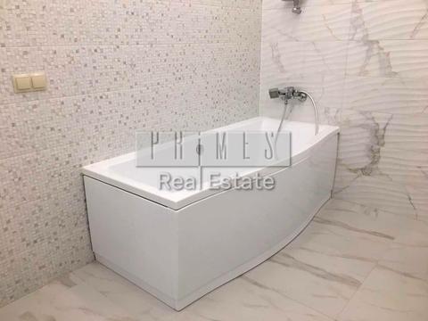 будинок за адресою Набережна вул.