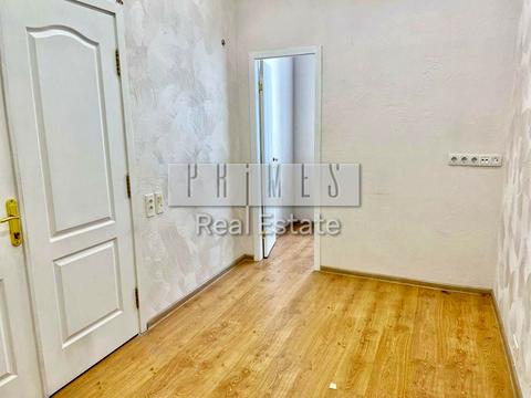 комерційна за адресою Михайлівська вул., 12-Б