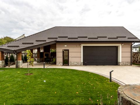 будинок за адресою Шкільна