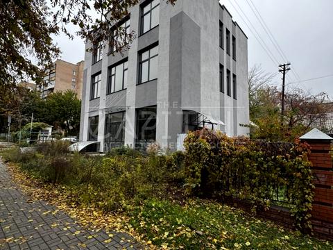 комерційна за адресою Мостицька вул., 4