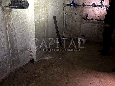 комерційна за адресою Мостицька вул., 4