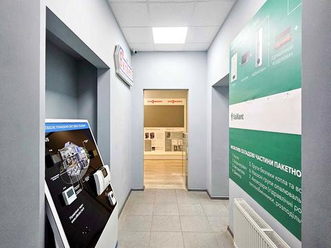 комерційна за адресою Богдана Хмельницького бульв., 4