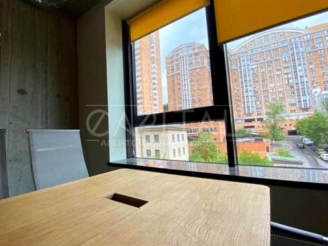 комерційна за адресою Василя Тютюнника вул. (Анрі Барбюса), 1/2