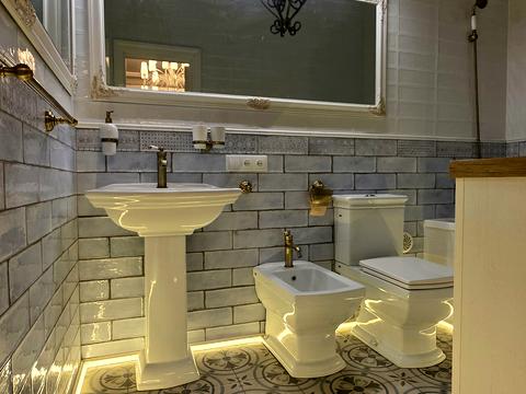 квартира за адресою Павлівський майдан пл. (Рози Люксембург майдан), 2