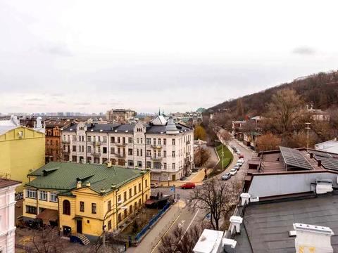 комерційна за адресою Боричів Тік вул., 35в