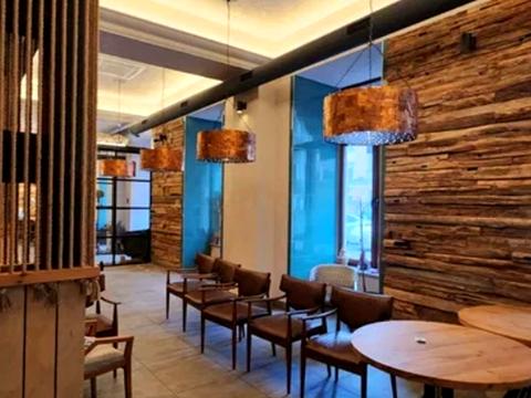 комерційна за адресою Приморський бульв., 7