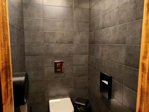 комерційна за адресою Приморський бульв., 7