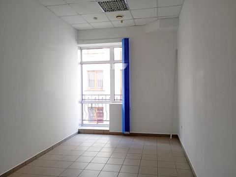 комерційна за адресою площа Ринок, 1