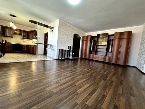 квартира за адресою Дніпровська набережна вул., 19-В