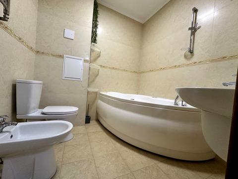 квартира за адресою Дніпровська набережна вул., 19-В