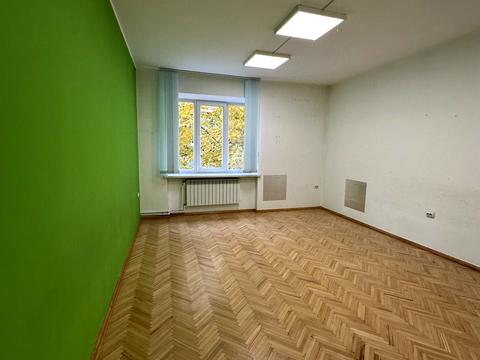 комерційна за адресою Переяславська вул., 19