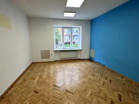 комерційна за адресою Переяславська вул., 19