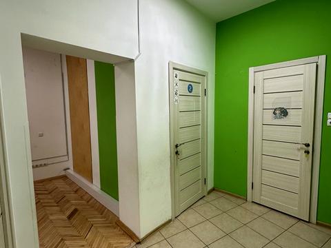 комерційна за адресою Переяславська вул., 19