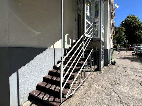 комерційна за адресою Переяславська вул., 19