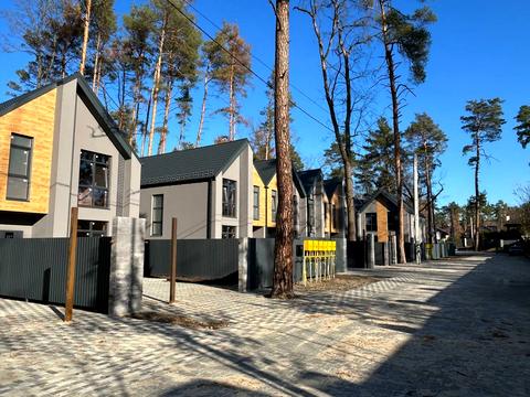 будинок за адресою Михайла Булгакова вул.