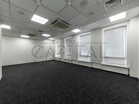 комерційна за адресою Січових Стрільців вул. (Артема), 50