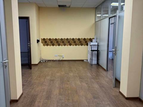 комерційна за адресою Музейний пров., 7