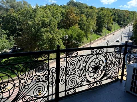 коммерческая по адресу Музейний пер., 7