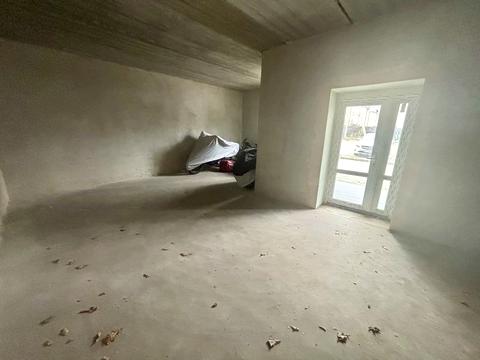 комерційна за адресою Мисливська вул., 24